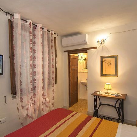 B&B Due Borghi 3 피사 외부 사진